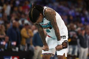 還這么傳？莫蘭特隔著2名防守球員擊地被斷 本場個人失誤已達(dá)8次