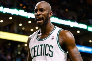 皮爾斯談加內(nèi)特搞笑垃圾話(huà)：你愿意參加我婚禮嗎？算了你別來(lái)了！