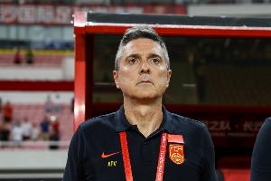 解說：無力吐槽安東尼奧，完全不會調(diào)教進攻，踢得一點內(nèi)容沒有