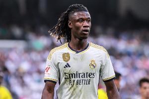 記者：卡馬文加傷勢(shì)非常輕微，他將提前返回馬德里