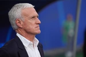 德尚：中場(chǎng)休息時(shí)我沒(méi)有發(fā)火，而是告訴隊(duì)員們?cè)撊绾稳ゴ蚱平┚? >
                                        </div>
                                    </div>
                                                                        <div   id=