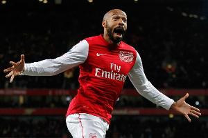 TA：球員版長(zhǎng)袖球衣全面回歸，除功能性外也注重風(fēng)格和個(gè)人表達(dá)