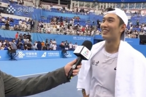 僅丟一局！商竣程直落兩盤擊敗杜佑，晉級(jí)全運(yùn)會(huì)網(wǎng)球男單第三輪
