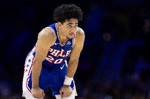 我成空氣了！麥凱恩沒有出手所有個人數(shù)值皆為0 賽季至今未得分