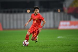 媒體人：唐天翼受中甲球隊青睞是好事，他最近專心踢球沒再犯錯