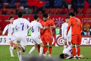 足球報(bào)：汪士欽紅牌是他職業(yè)成長的警示，年輕球員的血性要用對地