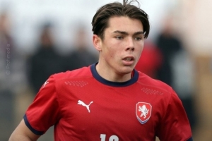 布馮兒子連續(xù)兩場戴帽！隊報稱贊：或許比薩該給他更多機會