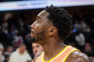 場均30.9分！米切爾：我是聯(lián)盟頂尖得分手之一 生涯最好的籃球