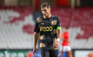 26歲國米舊將范赫斯登宣布退役，本月遭遇生涯第三次膝蓋韌帶重傷