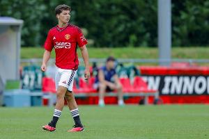 太陽報：小將謝伊·萊西隨曼聯(lián)一線隊訓練，備戰(zhàn)對陣埃弗頓的比賽