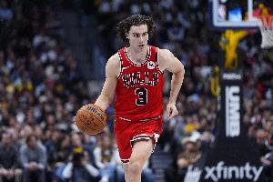 苦苦支撐！吉迪半場(chǎng)7中4拿到全隊(duì)最高10分4板4助 三分1中1