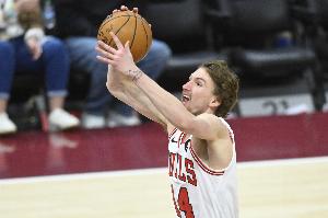 奮力反擊！布澤利斯三分命中 公牛打出10-0反超奇才