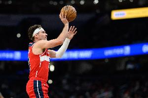 射手也能飛！基斯珀特快攻反擊 滑翔躲閃防守雙手暴扣