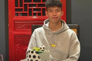 生日快樂(lè)王鈺棟19歲生日社媒曬照 本賽季30場(chǎng)12球+本土射手王