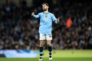 可愛BBC記者：瓜迪奧拉在場邊發(fā)指令，B席說：誰？我？