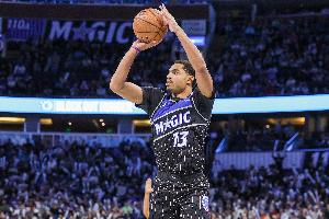 末節(jié)狂砍22分！小霍華德23中11&5記三分拿到30分7板3助