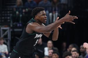 淪為空砍！愛德華茲29中16轟下43分7板4助3斷1帽 加時(shí)賽8分