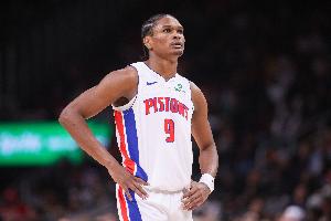 奧薩爾談其“歡迎來(lái)到NBA”時(shí)刻：哈利伯頓收割我腳踝 并命中三分