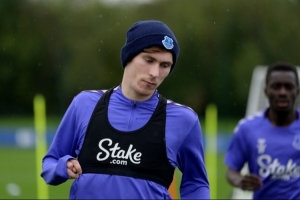 talkSPORT：多隊(duì)關(guān)注詹姆斯·加納，埃弗頓希望與球員續(xù)約