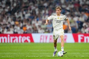 記者：赫伊森左大腿超負(fù)荷，但他對(duì)陣赫羅納時(shí)能恢復(fù)健康