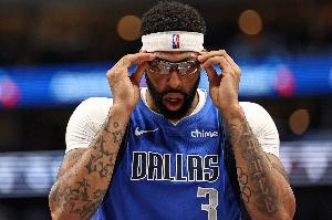 連續(xù)缺席14場！官方：濃眉由于左小腿拉傷將缺席今晚的比賽