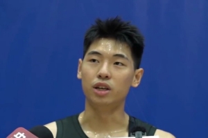 是否會害怕杜鋒？崔永熙：一開始害怕正常 杜導(dǎo)&郭導(dǎo)都很嚴(yán)肅認(rèn)真