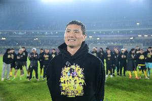 西海岸拆隊(duì)？邵佳一執(zhí)教國足、徐彬留洋、李昊與申花談判