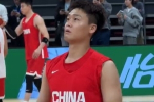 世預(yù)賽即將打響！看中國(guó)男籃隊(duì)長(zhǎng)趙睿的投籃訓(xùn)練