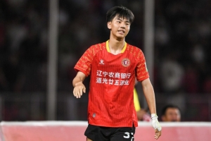 好消息！苗原：鐵人18歲高中鋒張家鳴獲得伯恩利U21隊(duì)試訓(xùn)邀請(qǐng)