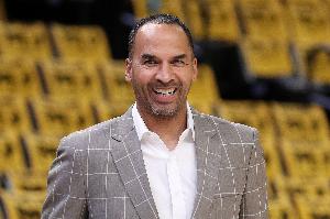 3內線僅上25場+歐文傷缺+1報銷！哈里森曾言：未來健康狀況很樂觀