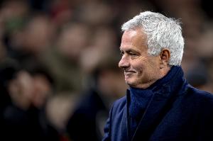 不容易！穆帥率本菲卡拿下賽季歐冠首勝，阿賈克斯5連敗仍墊底