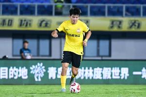 記者豐臻：21歲青島西海岸中場徐彬?qū)⒃诙半x開中超，留洋歐洲！