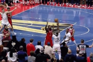 加時(shí)了！灰熊最后一攻剩0.9秒 波普邊線發(fā)球被錫安跳起破壞