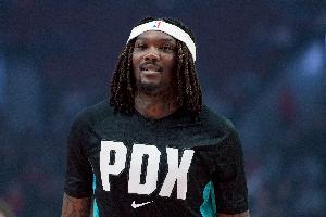 中鋒市場(chǎng)火熱！名記：羅威&理查茲&艾薩克&弩機(jī)等球員均在貨架上