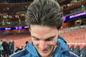 賴斯領(lǐng)取全場最佳獎杯：主場擊敗拜仁+再次當(dāng)選最佳，我太開心了