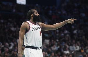 隊記：哈登正在處理足部酸痛的問題 明天可以出戰(zhàn)與灰熊的比賽