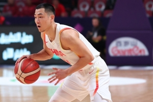 狀態(tài)不佳！高詩(shī)巖半場(chǎng)3投0中&三分2中0 僅得0分3板1斷