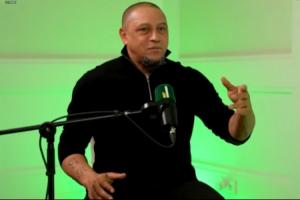 卡洛斯：梅/羅？我會稍微偏向C羅一點，但他們都是非常頂級的球員