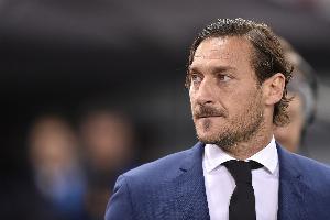 托蒂：迪巴拉身體不夠踢不了偽9號(hào) 希望盡快有人接過羅馬10號(hào)球衣