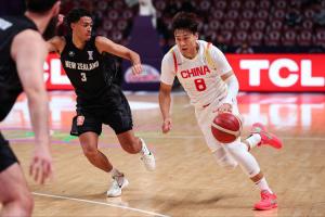 直播吧：中國男籃帶13名球員赴韓國備戰(zhàn)世預(yù)賽 為之前12人＋趙睿