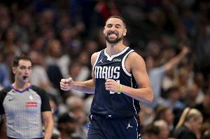 今夕是何年？克萊末節(jié)8中6爆砍17分拯救球隊！全場23分 正負(fù)值+15