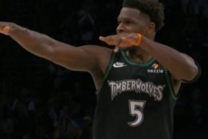 踢蛋之恨！華子蹩腳運球撿起 迎著小白神仙三分殺死比賽！