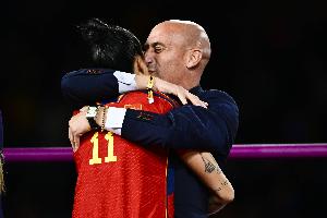 盧比亞萊斯：我沒必要向珍妮道歉，那個吻出于喜悅而非任何性暗示