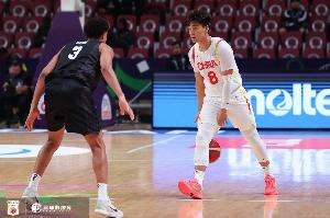 趙睿的傷情并不是特別嚴(yán)重 但中國男籃避免傷病加劇采取保護(hù)措施