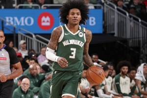 狀態(tài)喜人！小凱文·波特半場(chǎng)9中7得17分3板4助 另有2搶斷1蓋帽