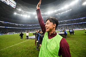 記者：問了下張琳芃，聽下來2026賽季大概率還要繼續(xù)堅守一年