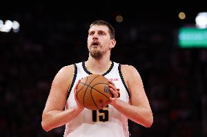 高效全能！約基奇半場(chǎng)11中7轟下17分10板5助1帽