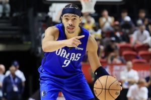 基德：內(nèi)姆哈德自首發(fā)以來(lái)一直表現(xiàn)出色 他28分10助掌控了比賽