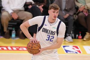 記者：獨(dú)行俠客場(chǎng)擊敗掘金含金量十足 接下來(lái)等弗拉格三分回暖