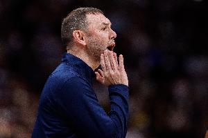 阿德爾曼談防守：我們沒有給出足夠的身體對(duì)抗 全隊(duì)只有11次犯規(guī)